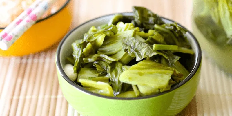 Trẻ bị nhiệt miệng nên kiêng ăn gì để tránh làm vết loét nặng hơn